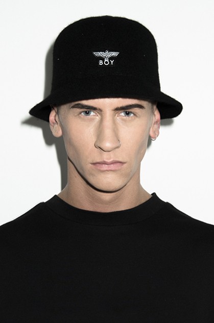 BOY BUCKET HAT (BLACK/WHITE)